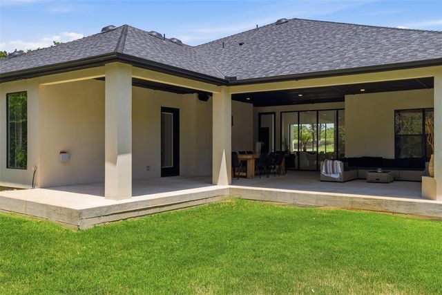 2319 Clubhouse Drive, Blanchard, OK 73010