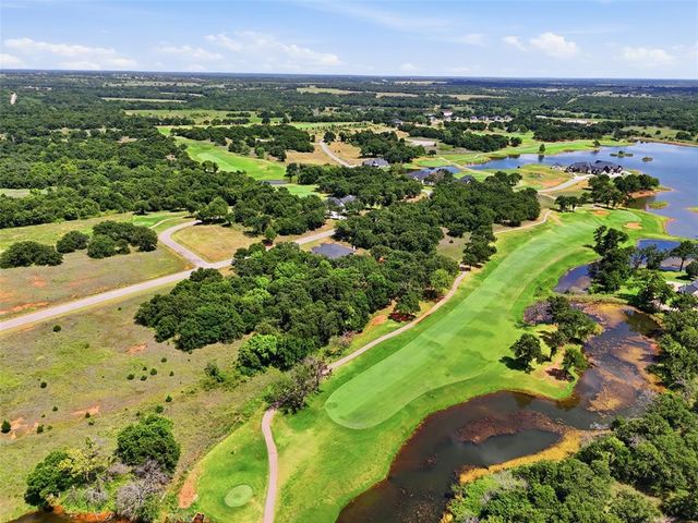 2319 Clubhouse Drive, Blanchard, OK 73010