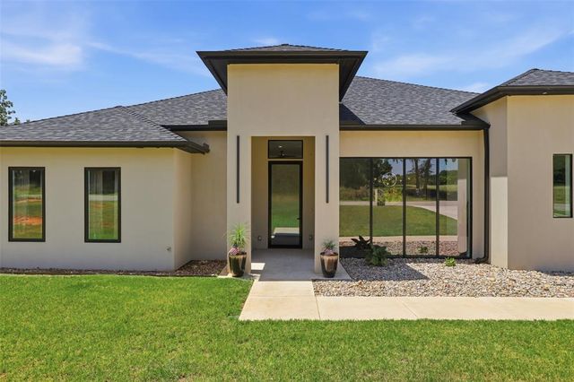 2319 Clubhouse Drive, Blanchard, OK 73010