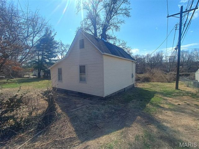 8539 Robin Avenue, St Louis, MO 63147