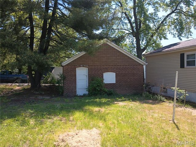 8539 Robin Avenue, St Louis, MO 63147