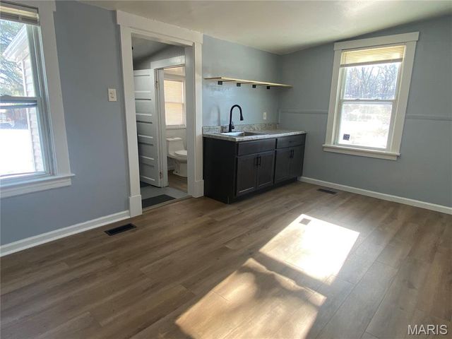 8539 Robin Avenue, St Louis, MO 63147