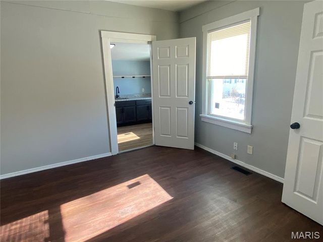 8539 Robin Avenue, St Louis, MO 63147