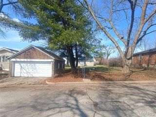 8539 Robin Avenue, St Louis, MO 63147