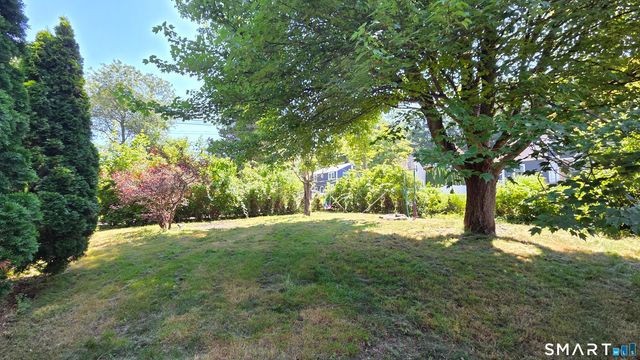 28 Elberta Avenue, Trumbull, CT 06611
