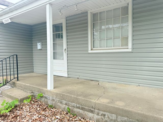 2919 W Lincoln Street, Springfield, MO 65802
