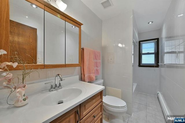 27 Beech Street, Hillsdale, NJ 07642