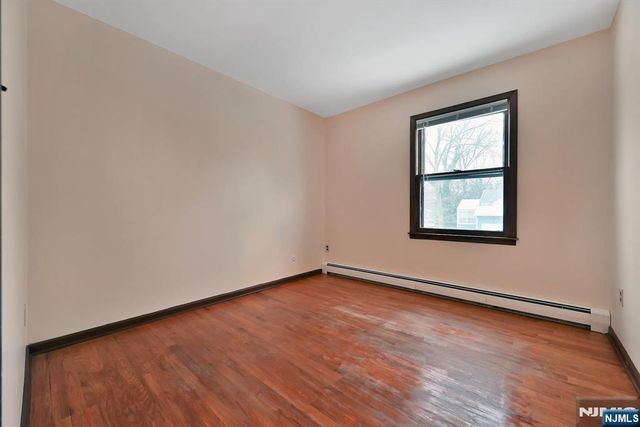 27 Beech Street, Hillsdale, NJ 07642