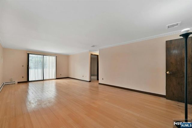 27 Beech Street, Hillsdale, NJ 07642