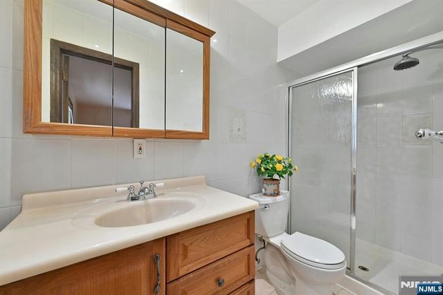 27 Beech Street, Hillsdale, NJ 07642