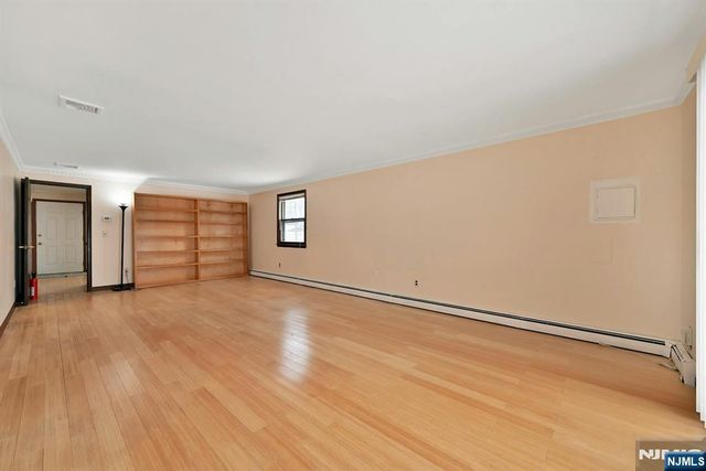 27 Beech Street, Hillsdale, NJ 07642