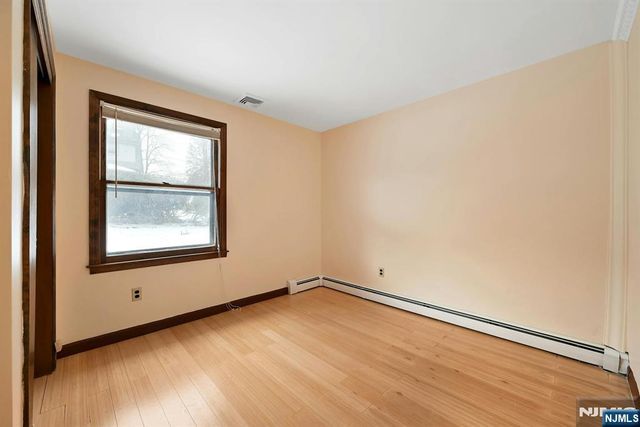 27 Beech Street, Hillsdale, NJ 07642