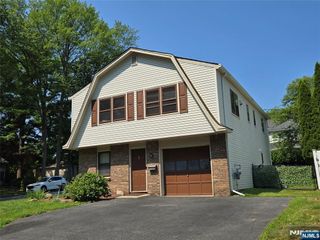27 Beech Street, Hillsdale, NJ 07642