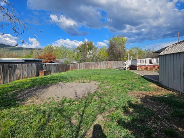4243 Shasta Way, Klamath Falls, OR 97603