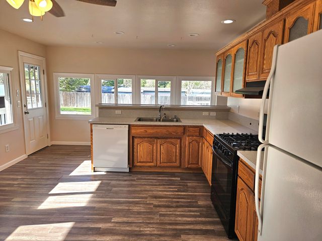 4243 Shasta Way, Klamath Falls, OR 97603