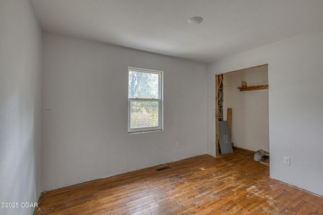 2859 Highway 59, Diamond, MO 64840