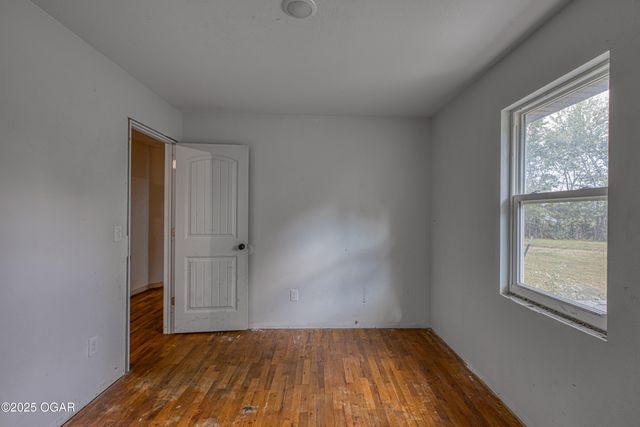 2859 Highway 59, Diamond, MO 64840