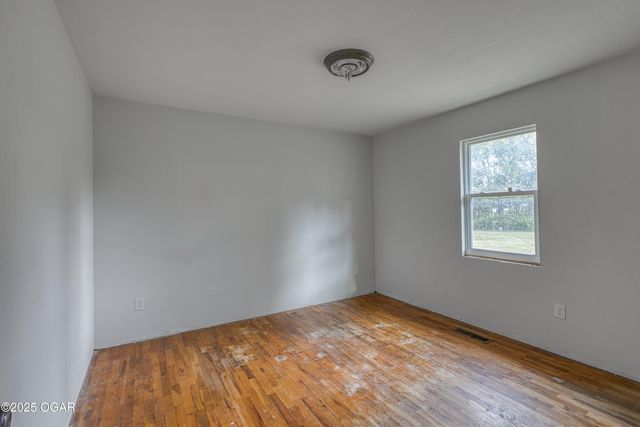 2859 Highway 59, Diamond, MO 64840