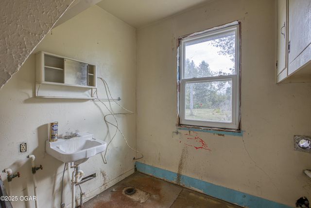 2859 Highway 59, Diamond, MO 64840