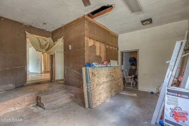 2859 Highway 59, Diamond, MO 64840