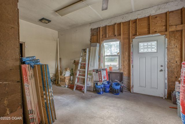 2859 Highway 59, Diamond, MO 64840