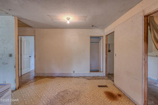 2859 Highway 59, Diamond, MO 64840