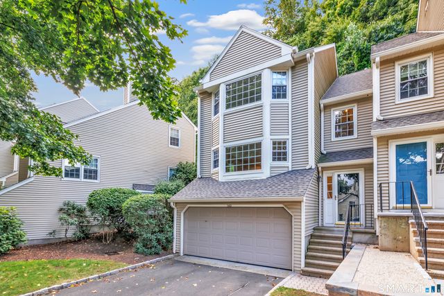 143 Governor Trumbull Way 143, Trumbull, CT 06611