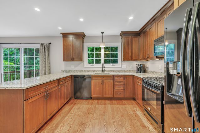143 Governor Trumbull Way 143, Trumbull, CT 06611