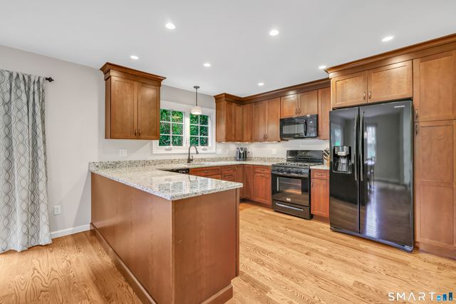 143 Governor Trumbull Way 143, Trumbull, CT 06611