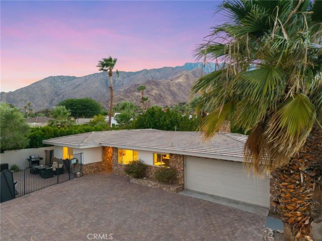 2553 N Cardillo Avenue, Palm Springs, CA 92262