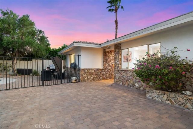 2553 N Cardillo Avenue, Palm Springs, CA 92262
