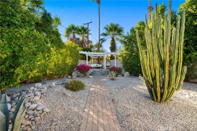 2553 N Cardillo Avenue, Palm Springs, CA 92262