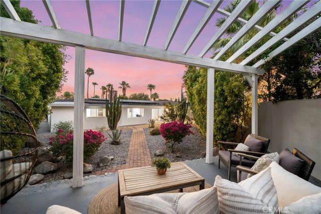 2553 N Cardillo Avenue, Palm Springs, CA 92262