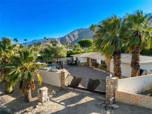 2553 N Cardillo Avenue, Palm Springs, CA 92262