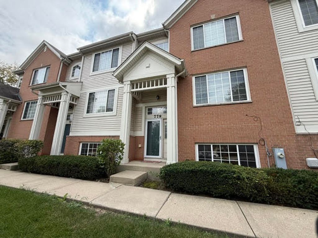 779 SANBORN Street, Des Plaines, IL 60016