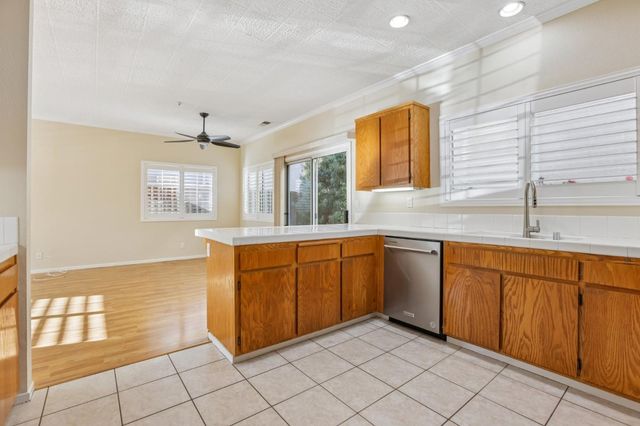 1065 Las Padres Terrace, Union City, CA 94587