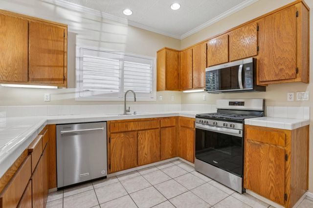 1065 Las Padres Terrace, Union City, CA 94587
