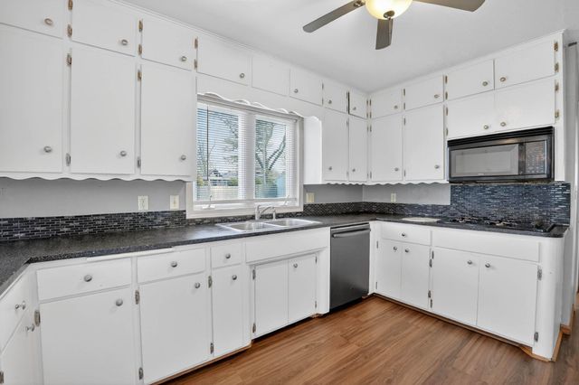 1543 Lyon Avenue, Waterloo, IA 50702