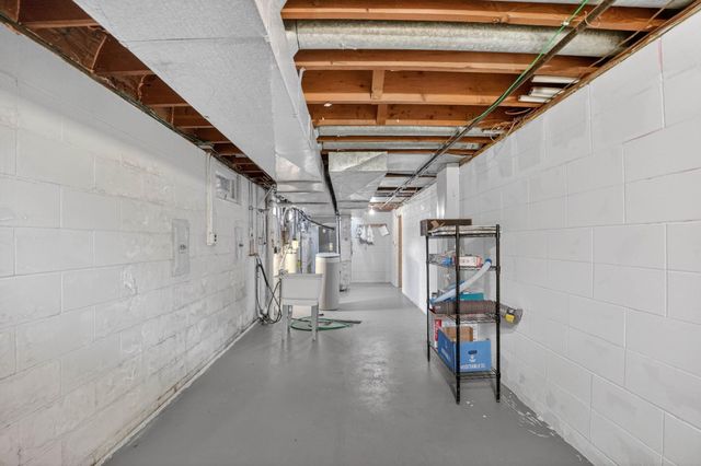 1543 Lyon Avenue, Waterloo, IA 50702
