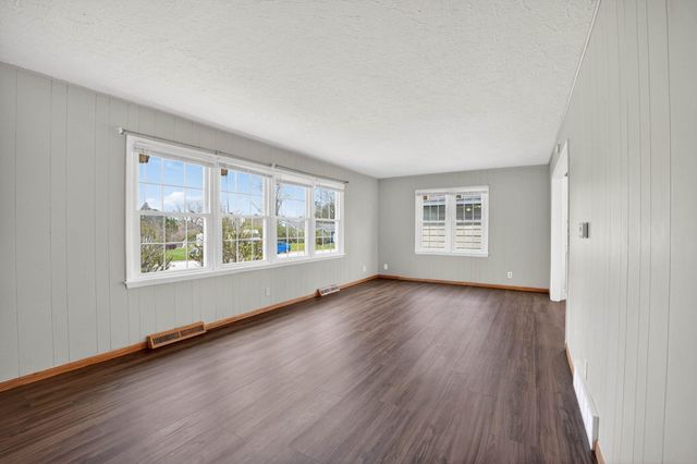 1543 Lyon Avenue, Waterloo, IA 50702