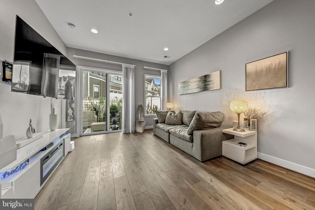 43917 MARITIME SONG TER, Leesburg, VA 20176