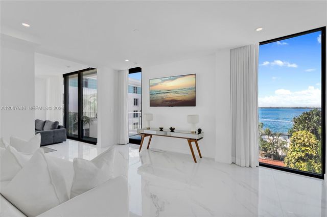11 Century Ln, Miami Beach, FL 33139