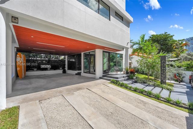 11 Century Ln, Miami Beach, FL 33139