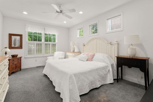 17 Rose Court Way 17, Walpole, MA 02032