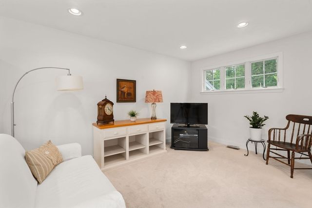17 Rose Court Way 17, Walpole, MA 02032