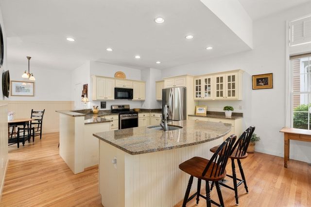 17 Rose Court Way 17, Walpole, MA 02032