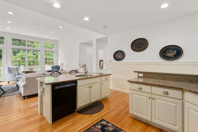 17 Rose Court Way 17, Walpole, MA 02032