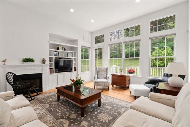 17 Rose Court Way 17, Walpole, MA 02032