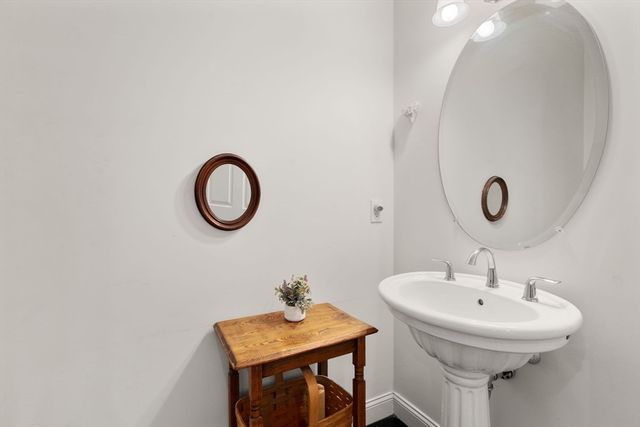 17 Rose Court Way 17, Walpole, MA 02032