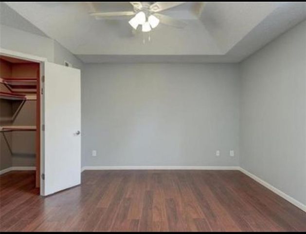 2108 SW STERLING Drive, Lee's Summit, MO 64081